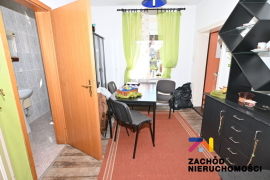 Dom z zabudowaniami - PoŁęcko